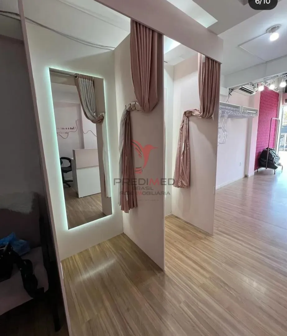 Imagem Oportunidade Estratégica: Sala Comercial com Mezanino no Ed. Santino. Camboriú