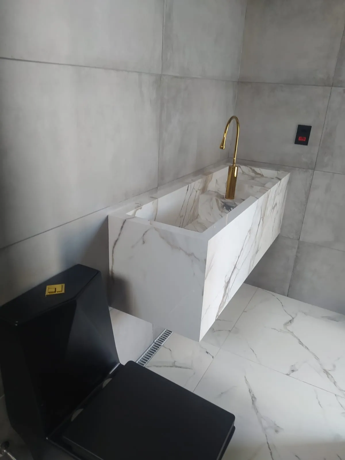 Imagem Venda Chácara Ondina de 300m² Com 4 Suítes Sorocaba/SP