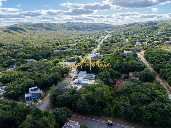 Imagem Terreno de esquina, plano com 1.180 m² no Condomínio Santa Monica