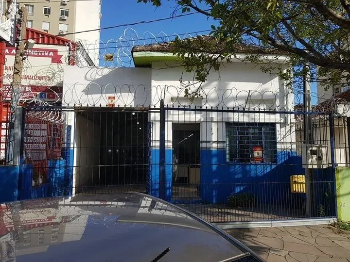 Casa para Venda - 181.5m², 2 dormitórios, 10 vagas - Partenon