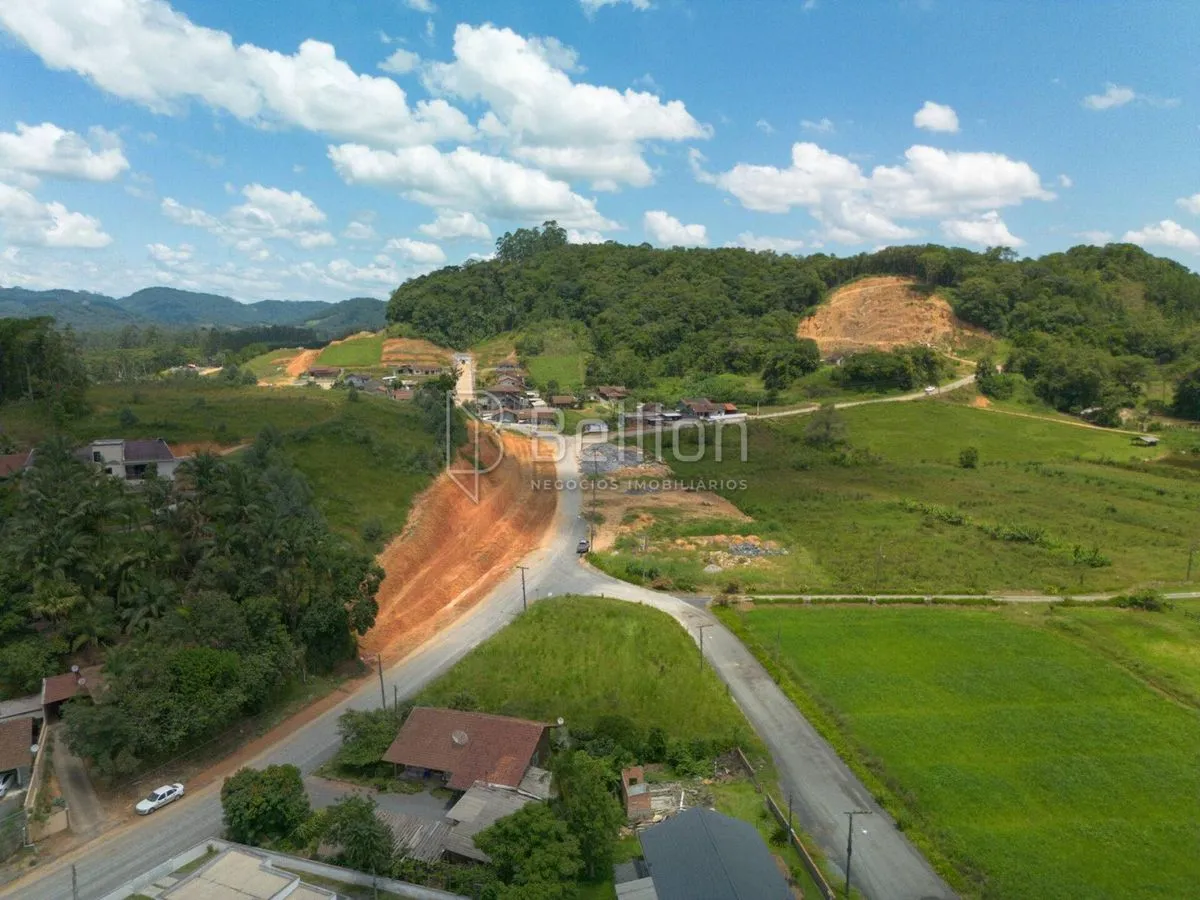 Imagem Terreno promissor para investidores ou para construir a casa dos seus sonhos, esperando por você!