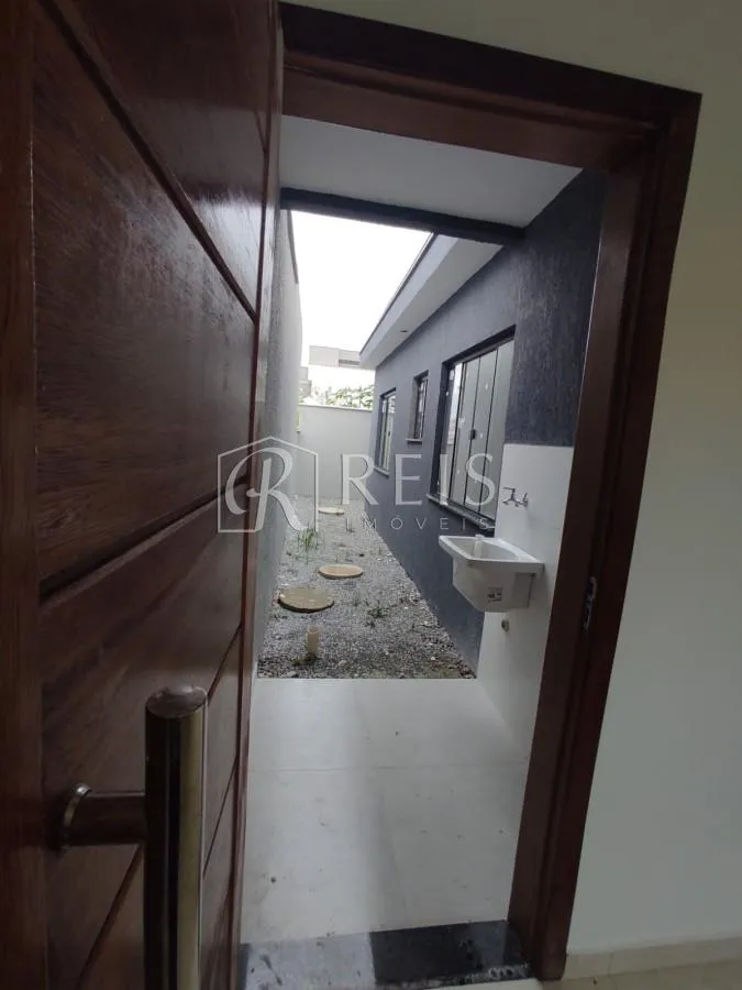 Imagem Casa para Venda em Rio das Ostras, Maria Turri, 2 dormitórios, 1 suíte, 2 banheiros, 1 vaga