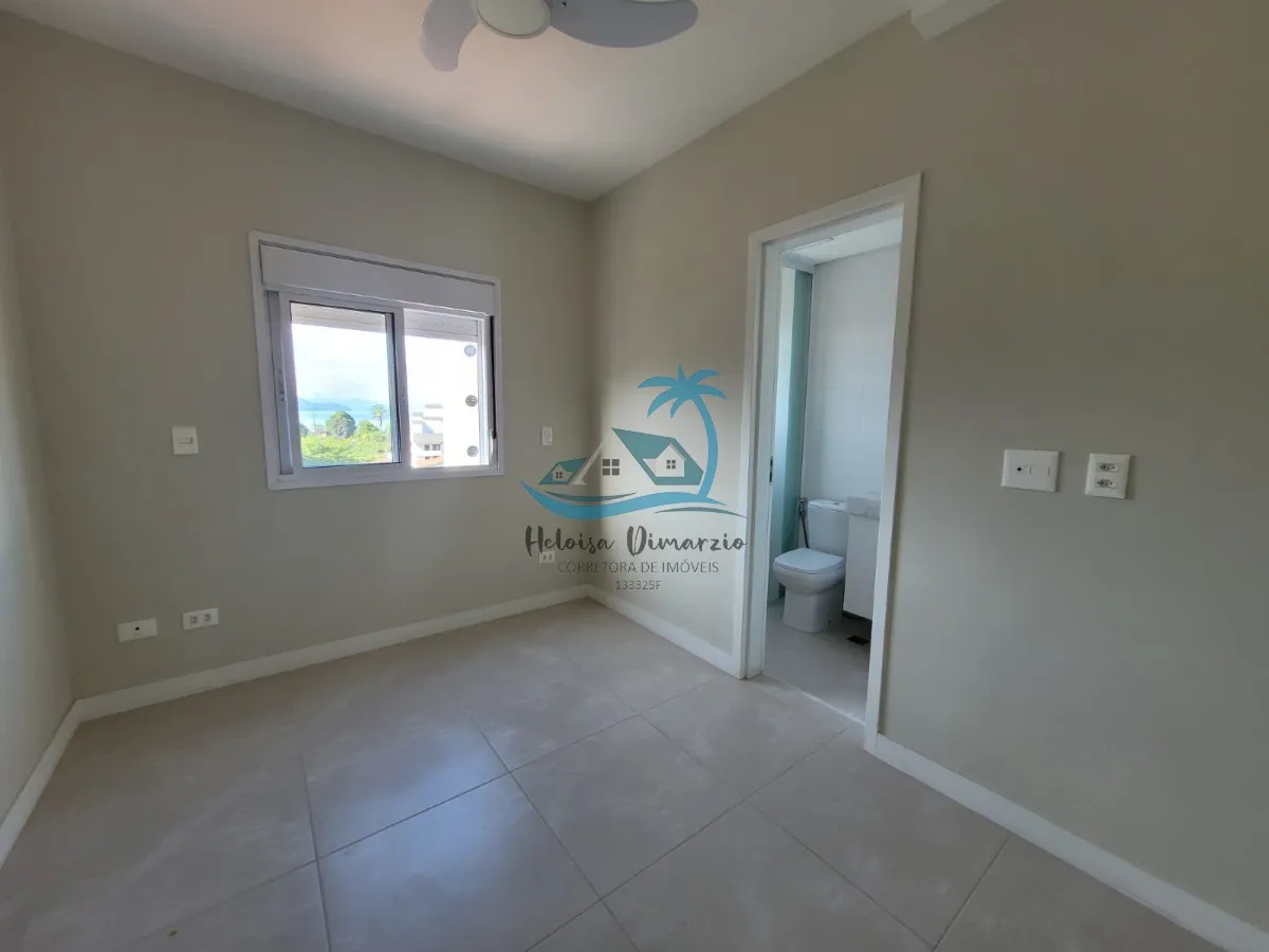 Imagem Excelente Apartamento com 3 dormitórios semi mobiliado e vista para o mar, a venda a 250 metros da orla de Itagua em Ubatuba.
