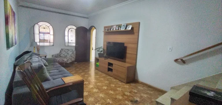 Imagem Casa de 2 dormitórios sendo 1 suíte, 3 banheiros, 2 vagas, com 131m² em Taboão, São Bernardo do Campo