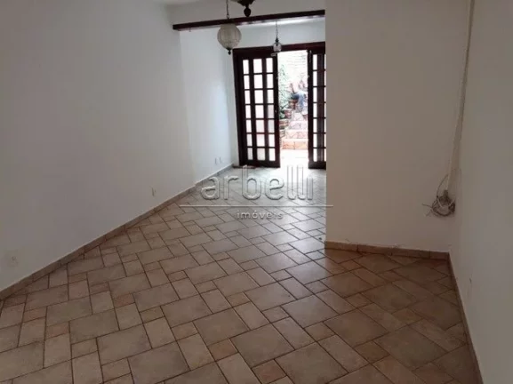 Imagem Casa térrea com 247 metros de área total, 3 dormitórios, 2 banheiros, sala, 1 quarto reversível ...