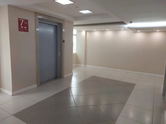 Imagem Comercial para Venda em Itaboraí/RJ - 0 Dorm. 380 m2 Área Útil