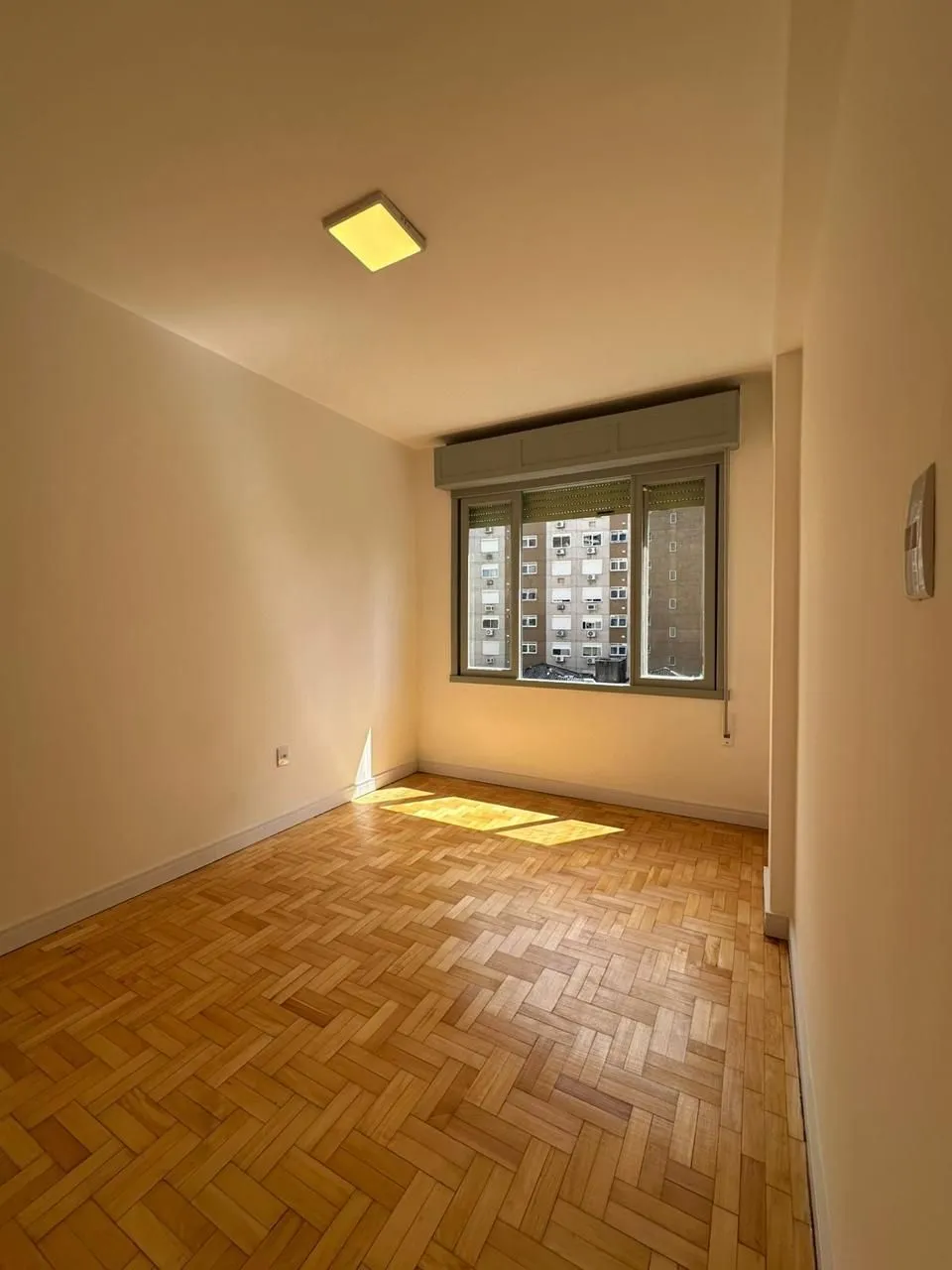 Imagem Apartamento Reformado por Arquiteta | 2 Dormitórios | 59,84m² | Cidade Baixa