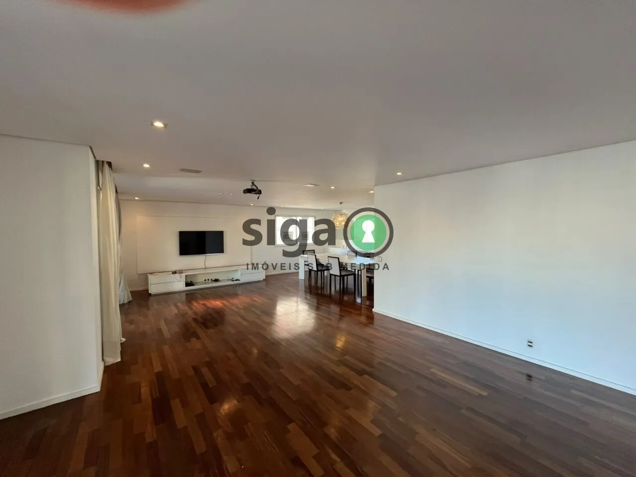 Imagem APARTAMENTO COM 4 DOMITORIOS SENDO SUITES PARA LOCAÇÃO NO CAMPO BELO