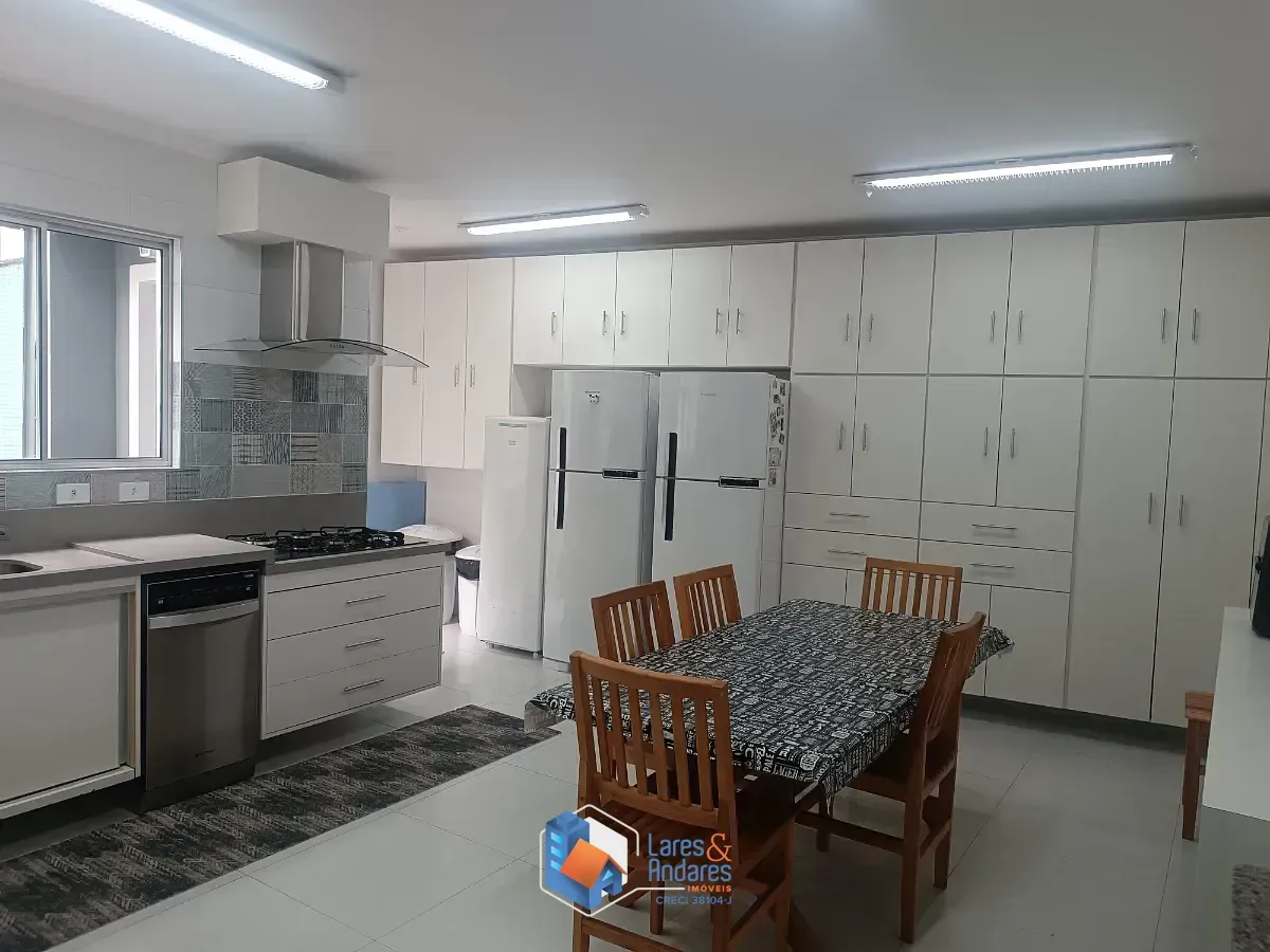 Imagem Sobrado para venda em Vila Basileia com 4 quartos, sendo 3 suítes, 240m²