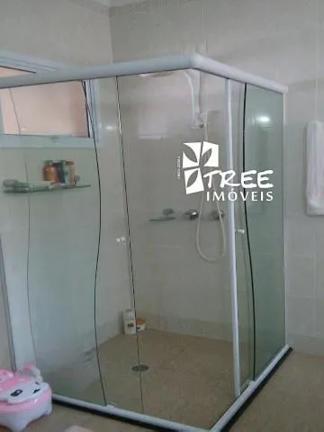 Imagem VENDA DE SOBRADO NO PARQUE SANTA TERESA, EM SANTA ISABEL/SP, 366m² com 4 quartos, suíte com planejados, cozinha, 04 salas e 03 vagas. CONSULTE-NOS.