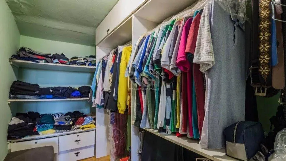 Imagem Casa para Venda - 294.4m², 4 dormitórios, sendo 2 suites, 2 vagas - Nonoai