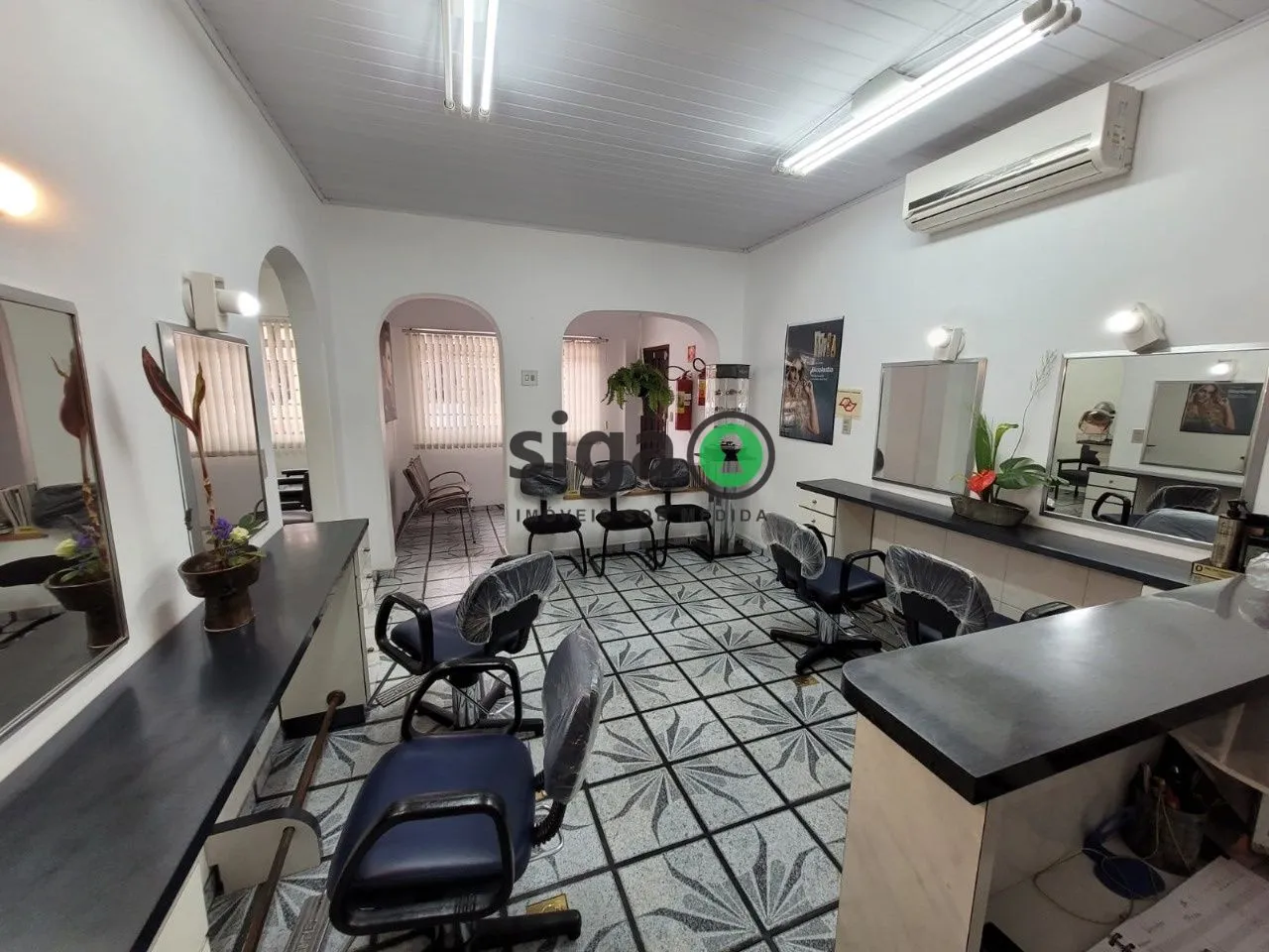 Foto do imóvel Casa térrea para locação e venda comercial em Pinheiros com 90m²