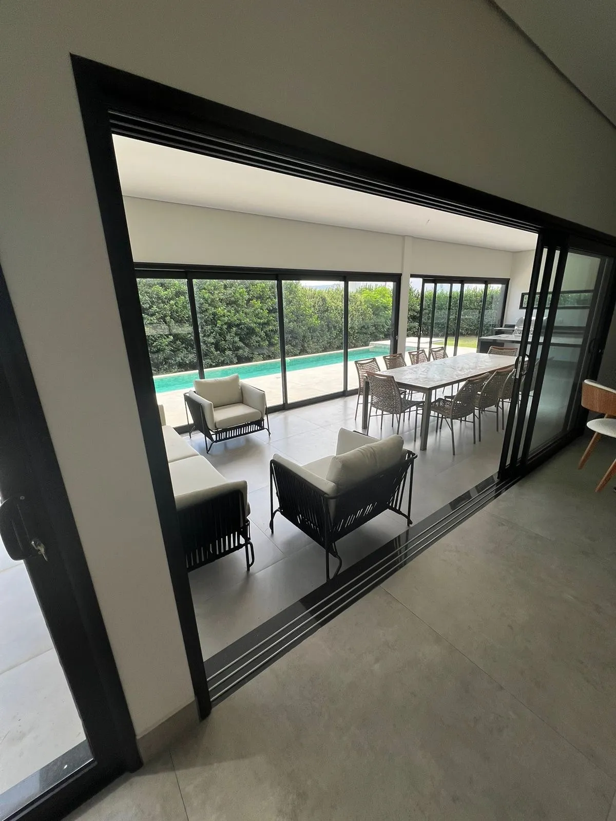 Imagem Casa de Luxo à Venda Condomínio Lago Azul Golfe Clube 4 Suítes, Cinema, Academia Prox Shopping Iguatemi (Aceita Permuta e Parcelamento)