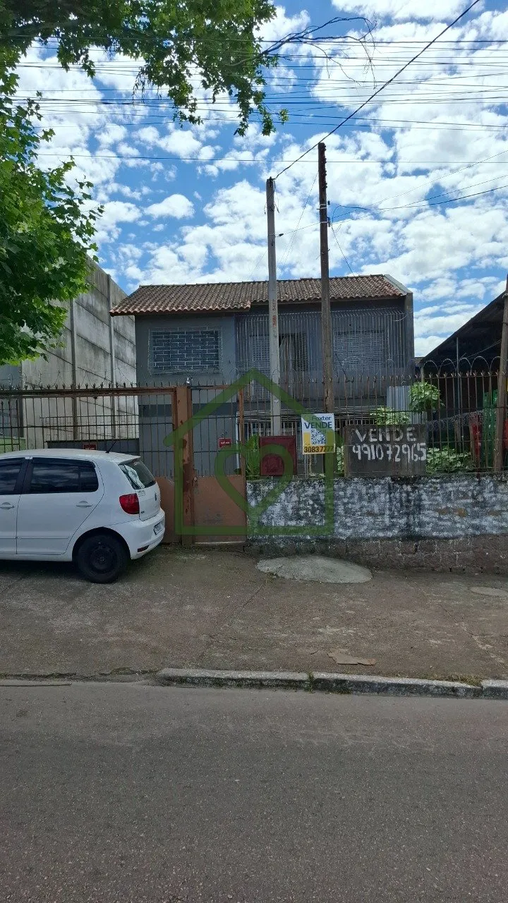 Imagem Imóvel residencial localizado no Bairro Glória, composto por um terreno de topografia plana com me...