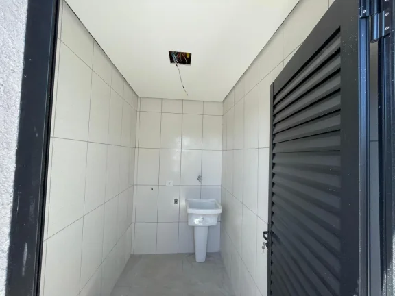 Imagem Casa com 3 Suítes e Piscina - Santana de Parnaíba/SP