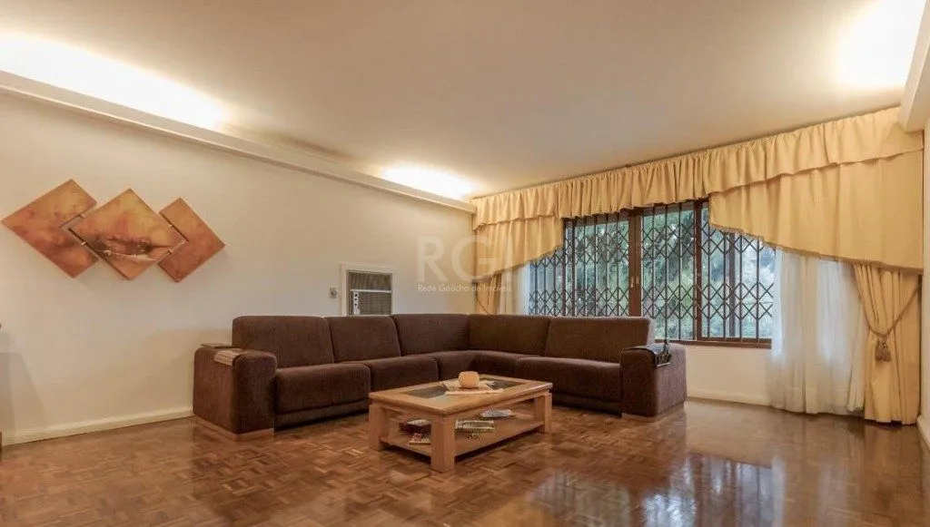 Imagem Casa para Venda - 327m², 4 dormitórios, sendo 1 suites, 3 vagas - Chácara das Pedras