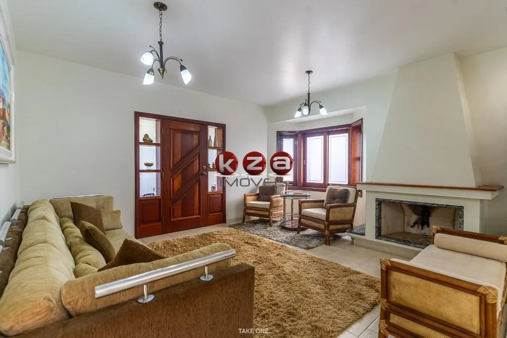 Imagem Casa de Luxo com 5 Quartos e 6 Vagas no Villaggio Capríccio, Louveira-SP: Venda ou Locação!