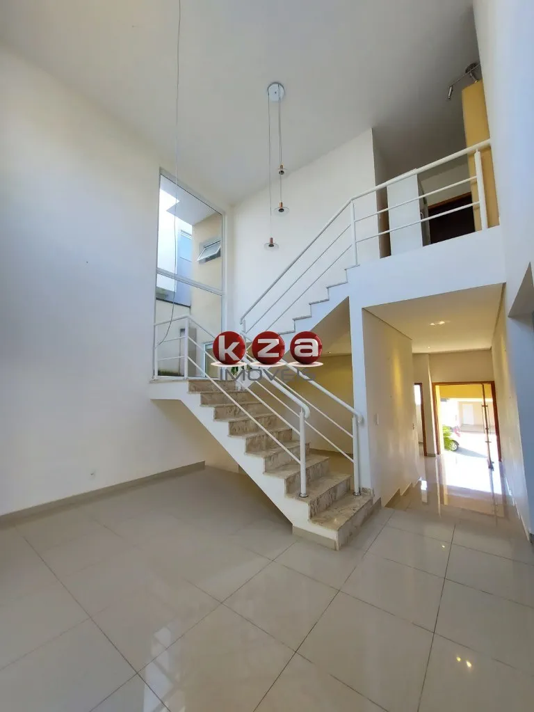 Imagem Venda ou aluguel. Condomínio em Valinhos-SP: Casa com 3 Suítes, 2 Salas e 220m² de Área Privativa!