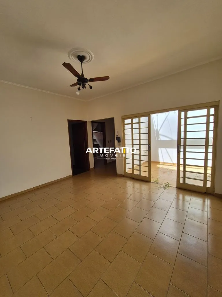 Imagem Casa com 4 dormitórios no bairro Vila Allan Kardec