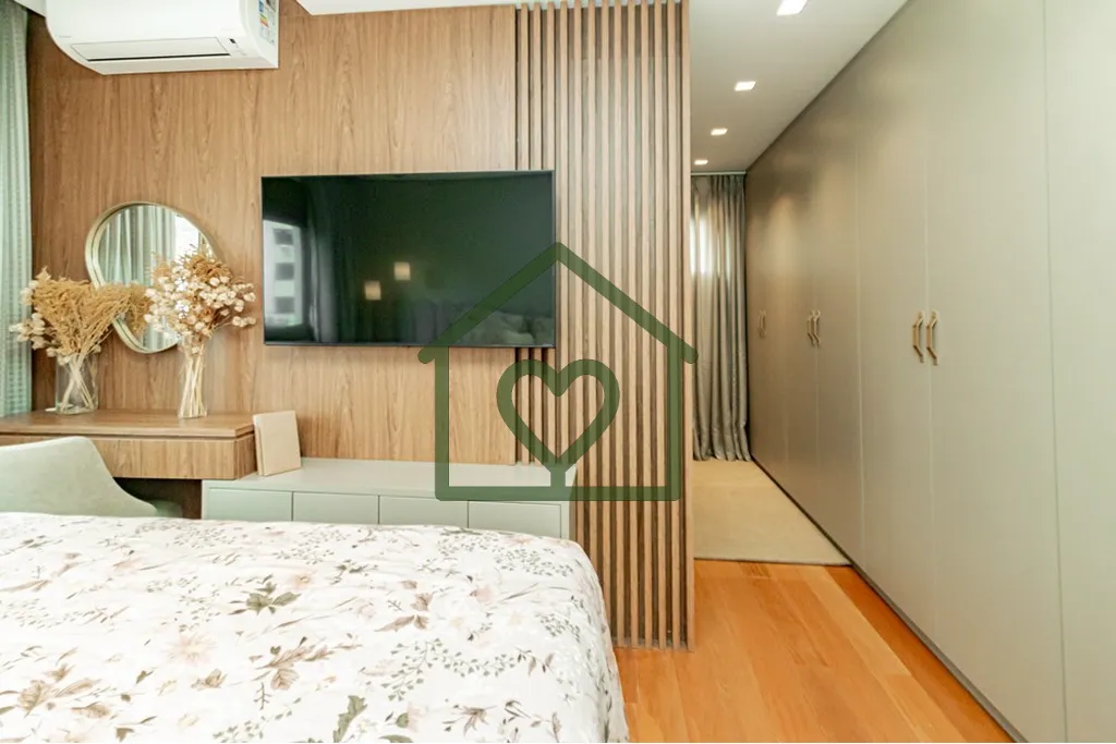 Imagem Você está prestes a descobrir um verdadeiro achado no coração de Menino Deus. Este apartamento d...