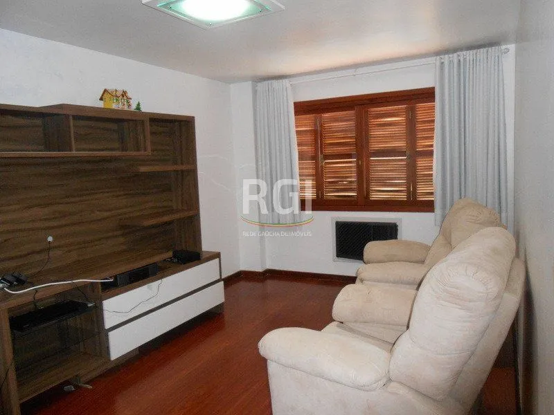 Imagem Casa para Venda - 430m², 3 dormitórios, sendo 1 suites, 2 vagas - Vila Nova
