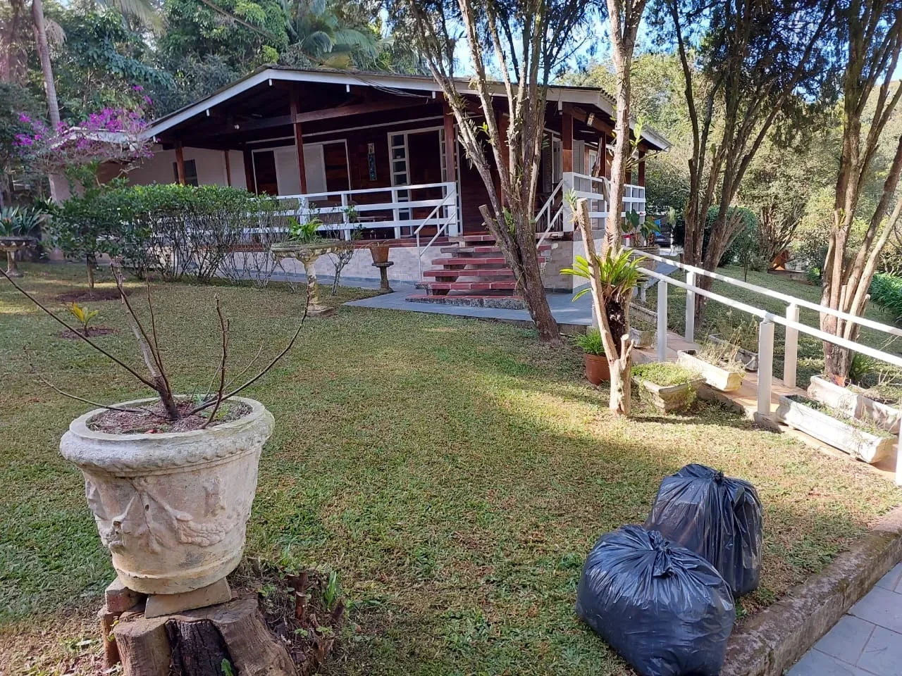 Imagem Chácara com 3 Quartos à Venda, 2000 metros em Jardim Colibri - Embu das Artes