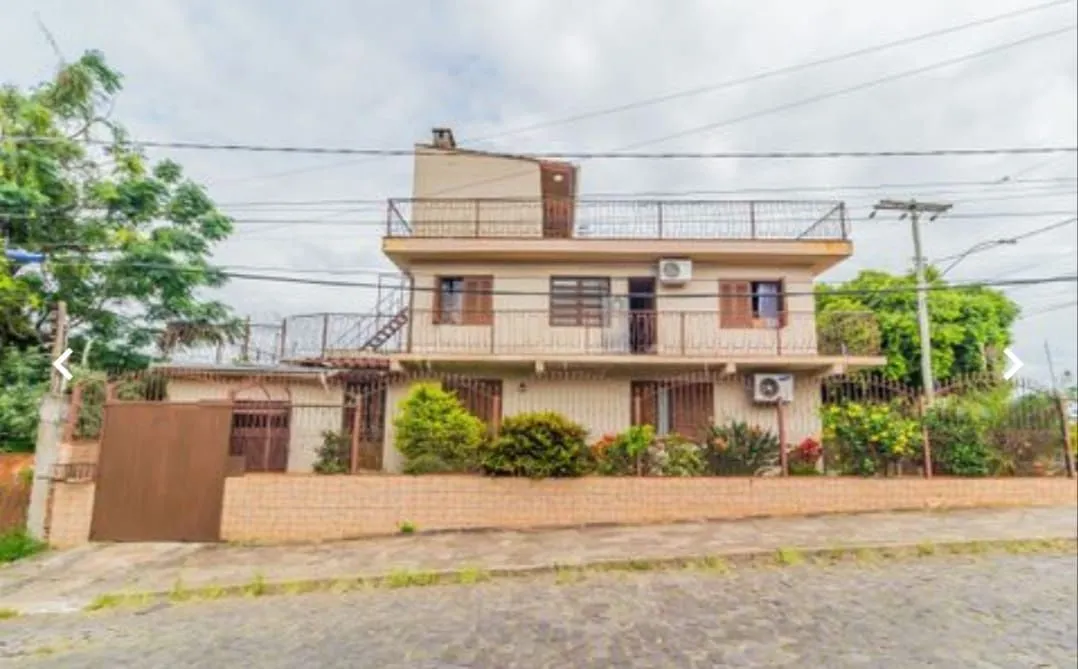Imagem Sobrado de 3 Andares - Vila Nova
