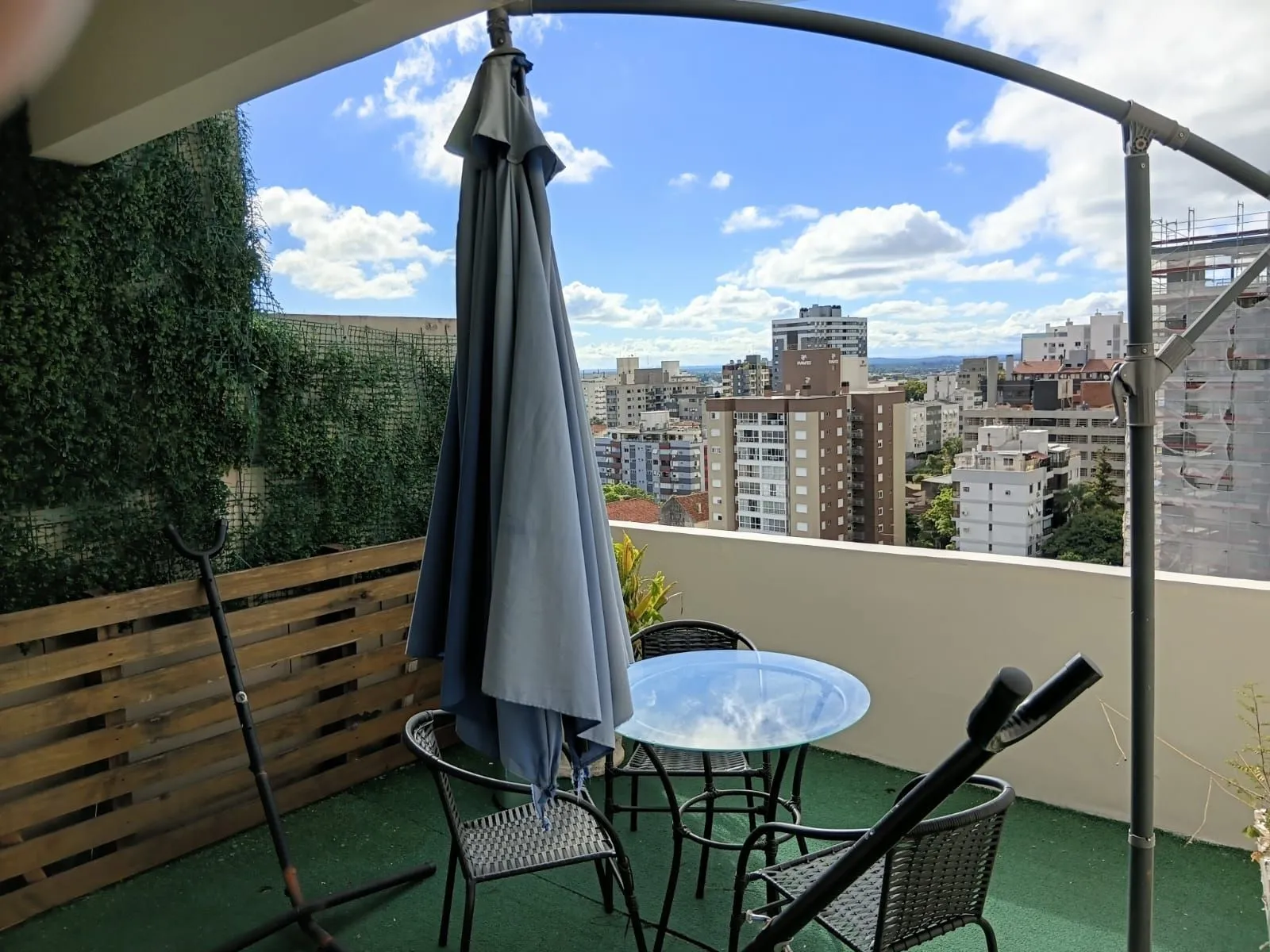 Imagem Vende-se cobertura comercial com Terraço - Moinhos de Vento