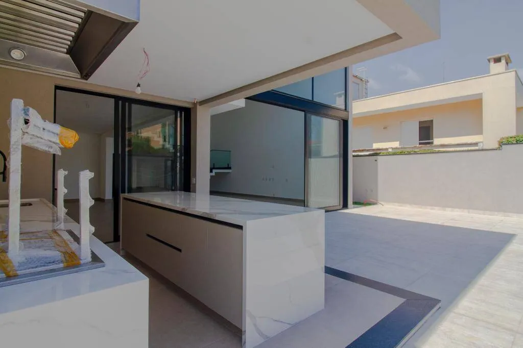 Imagem Sobrado de 430m² Localizado no Alphaville Residencial 2 em Barueri/SP!
