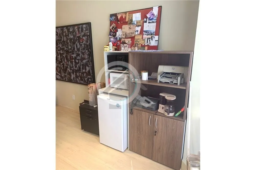 Imagem Sala comercial em excelente localização no bairro floresta, em boas condições, para profissionai...