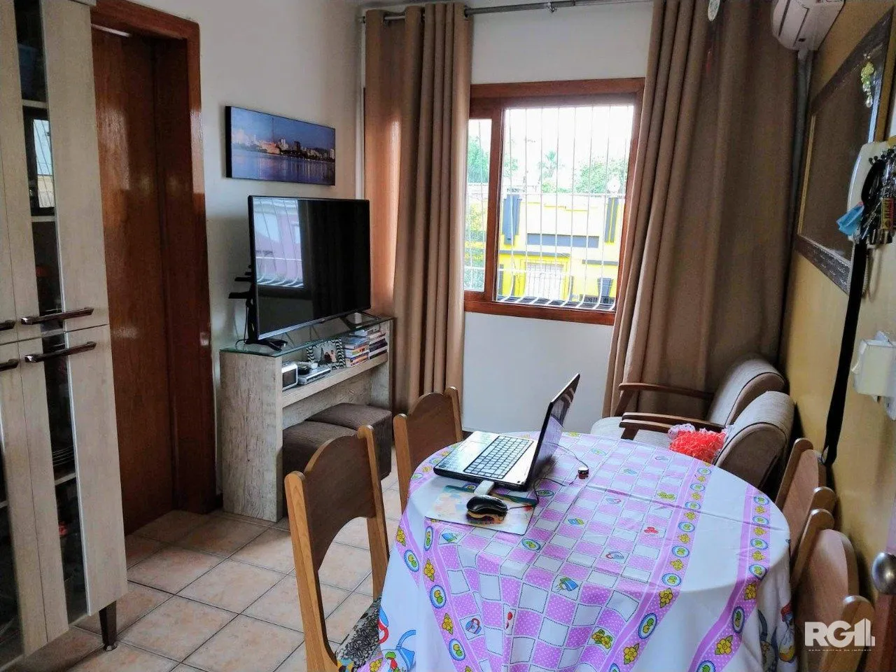 Imagem Apartamento de 1 dormitório com vaga de garagem escriturada na Rua Lopo Gonçalves.
