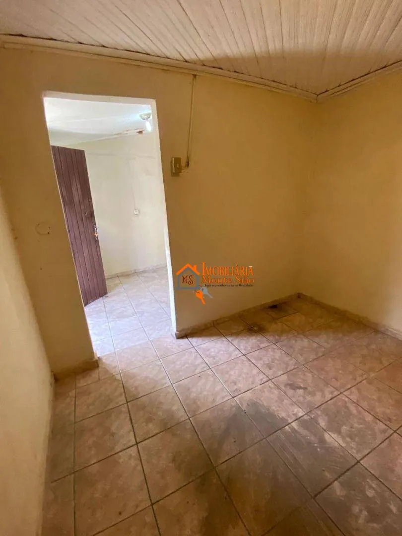 Imagem Oportunidade! Terreno com 195m² com 6 Cômodos + Salão Alugado na Vila Augusta - Renda Imediata