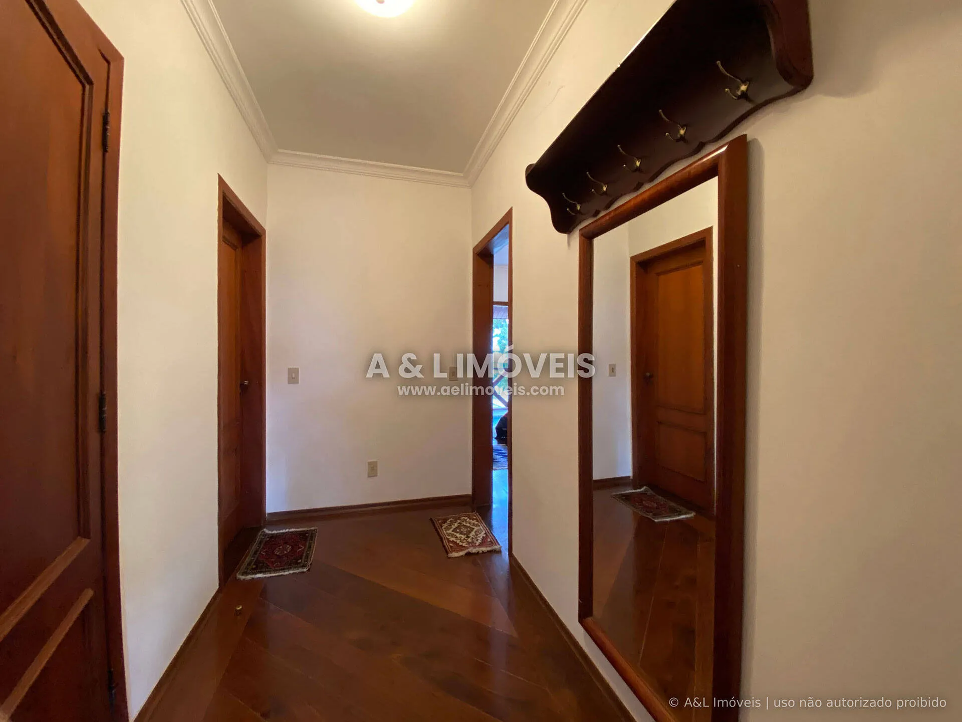 Imagem Apartamento Duplex Capivari | 326 m², 5 Suítes e SPA - Campos do Jordão