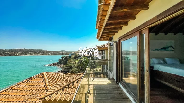 Imagem Casa Frente Mar de Luxo em Búzios-RJ: 5 Suítes, 3 Salas, 8 Banheiros, 3 Vagas, 400m².