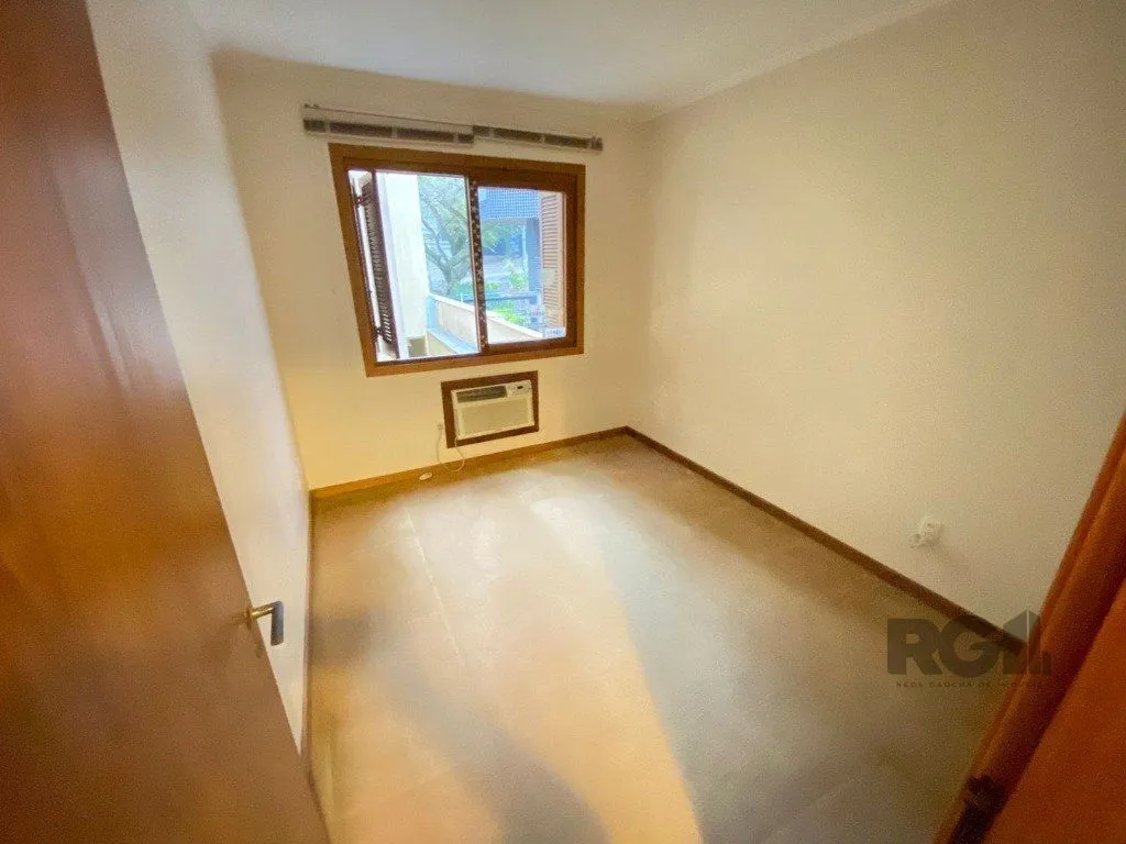 Imagem Amplo apartamento de 2 dormitórios no Petrópolis