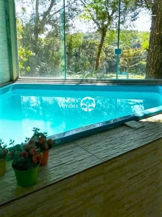 Imagem Vende-se Casa em Condominio com 3 suites a 5 minutos da Rua Coberta