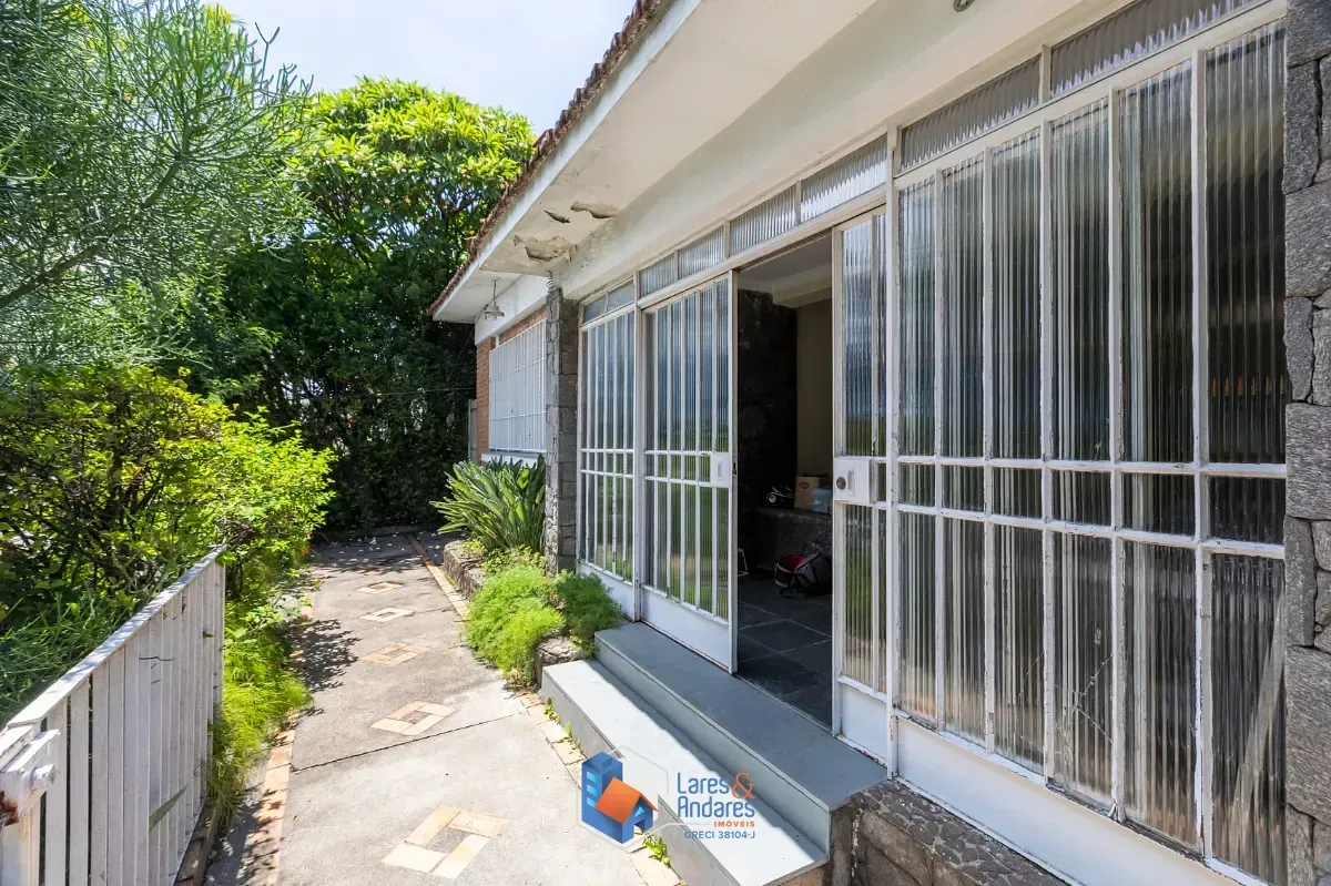 Foto do imóvel Casa para venda em Lapa com 3 quartos, sendo 1 suíte, 377m² em Rua Brigadeiro Gavião Peixoto