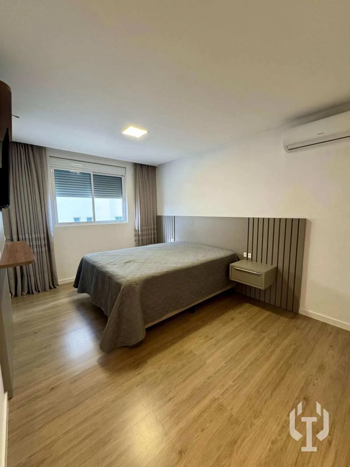 Imagem Apartamento para alugar, no Rua 234, em Itapema, Meia Praia, com 4 quartos, 198m2