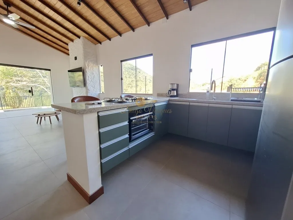 Imagem Casa em Condomínio para Venda em Teresópolis / RJ no bairro Vale Alpino