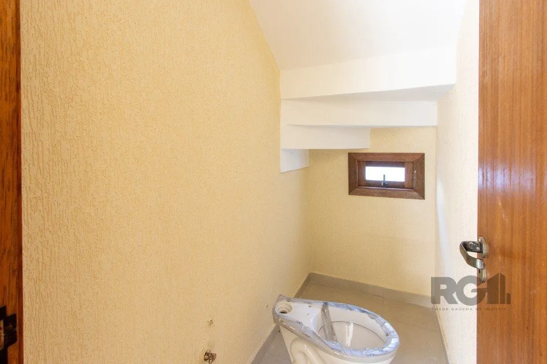 Imagem LINDA CASA EM CONDOMÍNIO JUNTO À NATUREZA