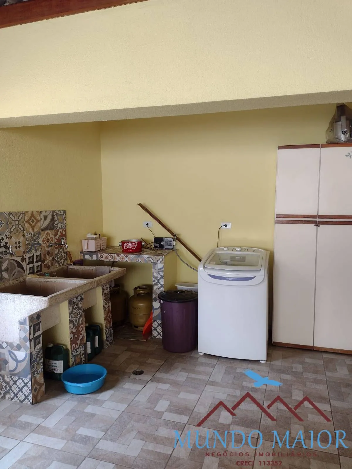 Imagem Casa 5 Quartos e 3 banheiros 1 suite , 350m² por R$ 1.000.000 -Santa Maria