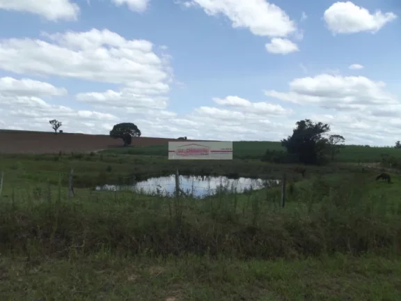 Imagem Terreno com 24.200m2 ( 1 alqueire ) a 5 km do centro da cidade.- PRÓXIMO ao condomínio Portal das ...