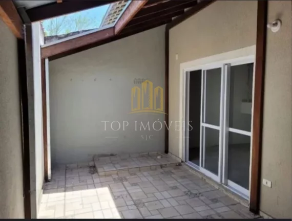 Imagem Seu refúgio perfeito em um charmoso condomínio! Encante-se com esta bela casa de 3 dormitórios, sendo 1 suíte.