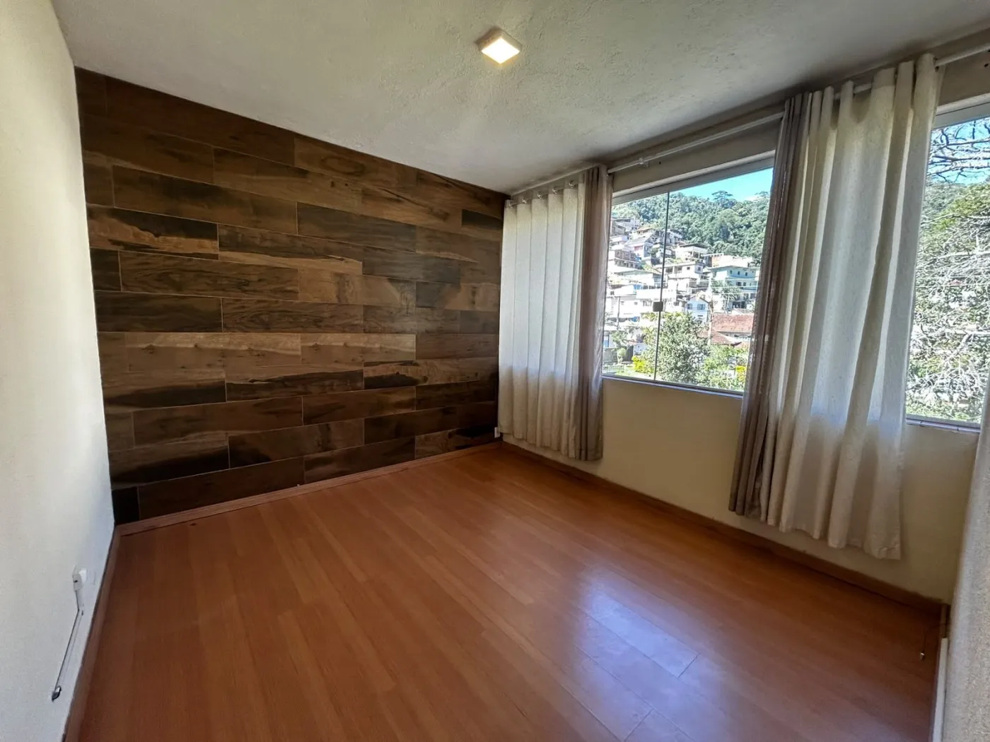 Imagem Apartamento para Venda em Petrópolis / RJ no bairro Quarteirão Brasileiro