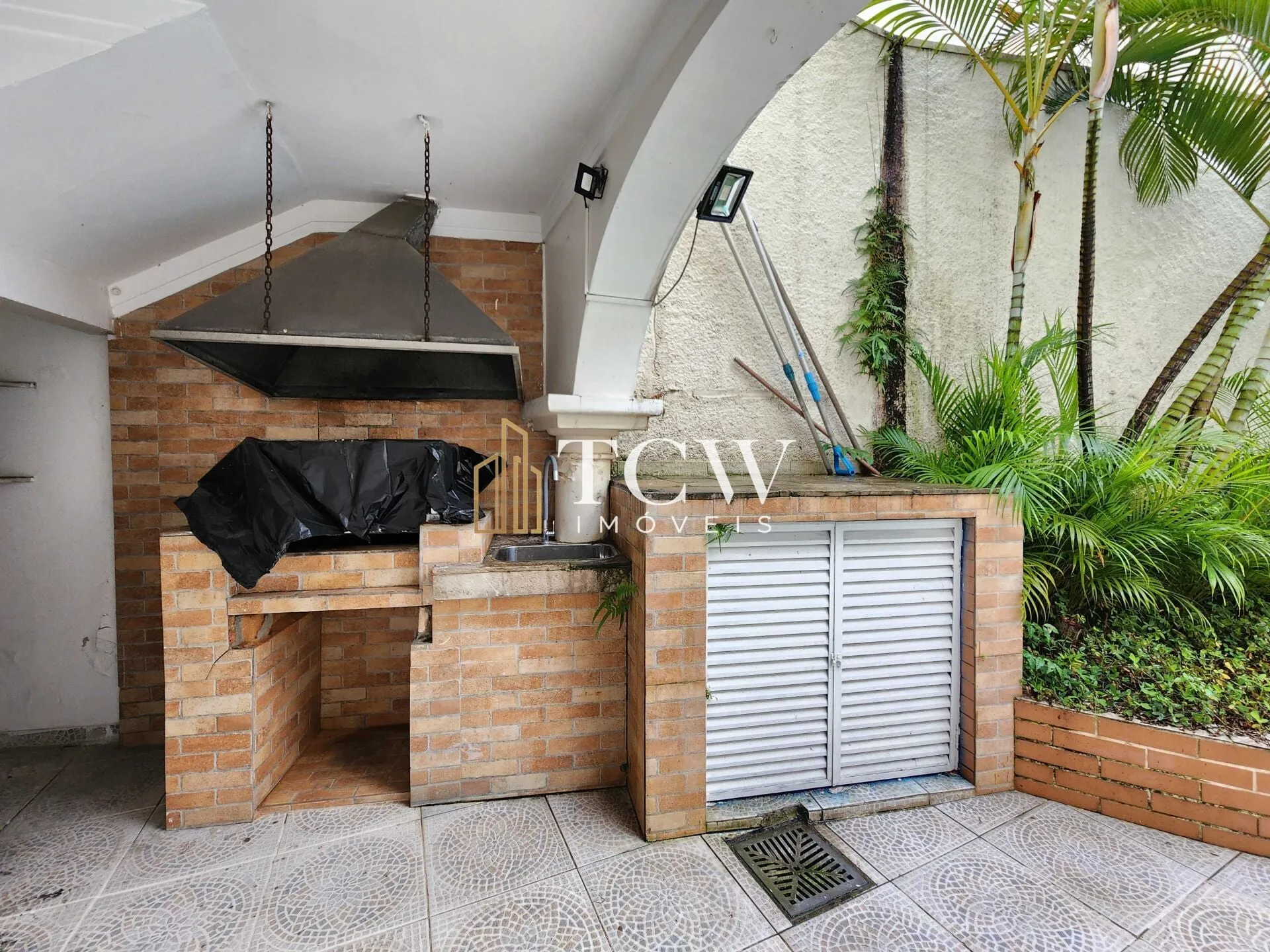 Imagem Casa Comercial á venda em Pacaembu