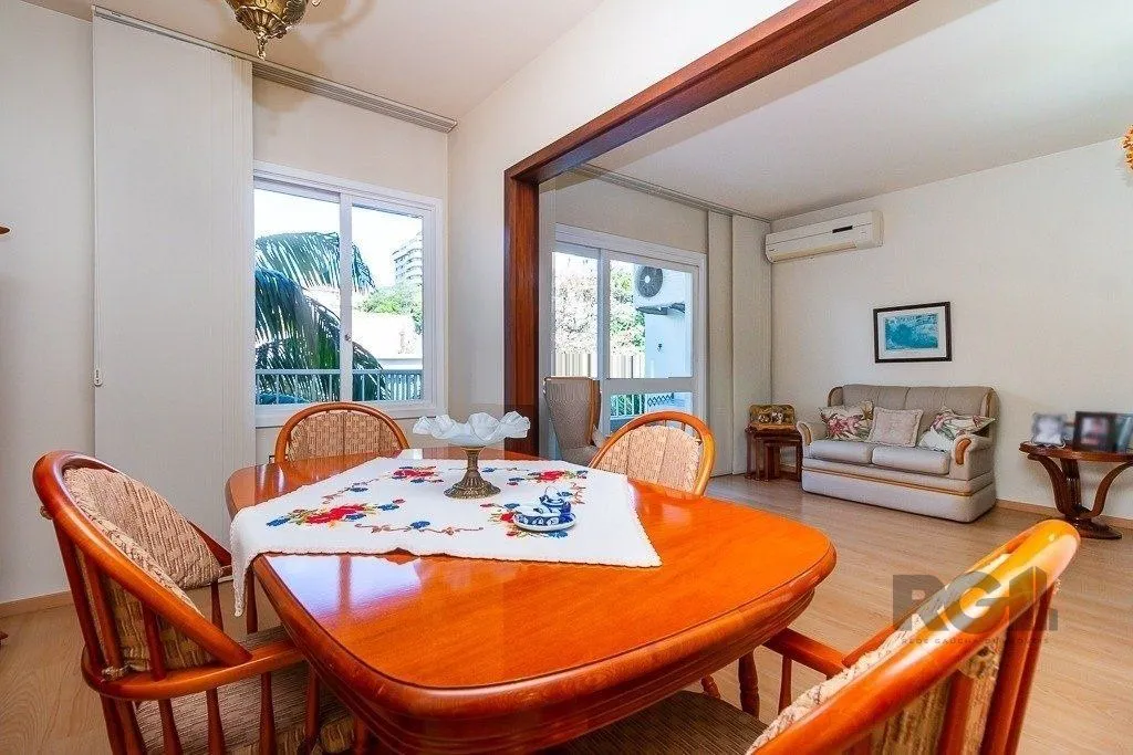 Imagem Vende-se amplo apartamento 3 quartos c/ suíte, 2 vagas, living com sacada e vista - 139m² - Auxiliadora