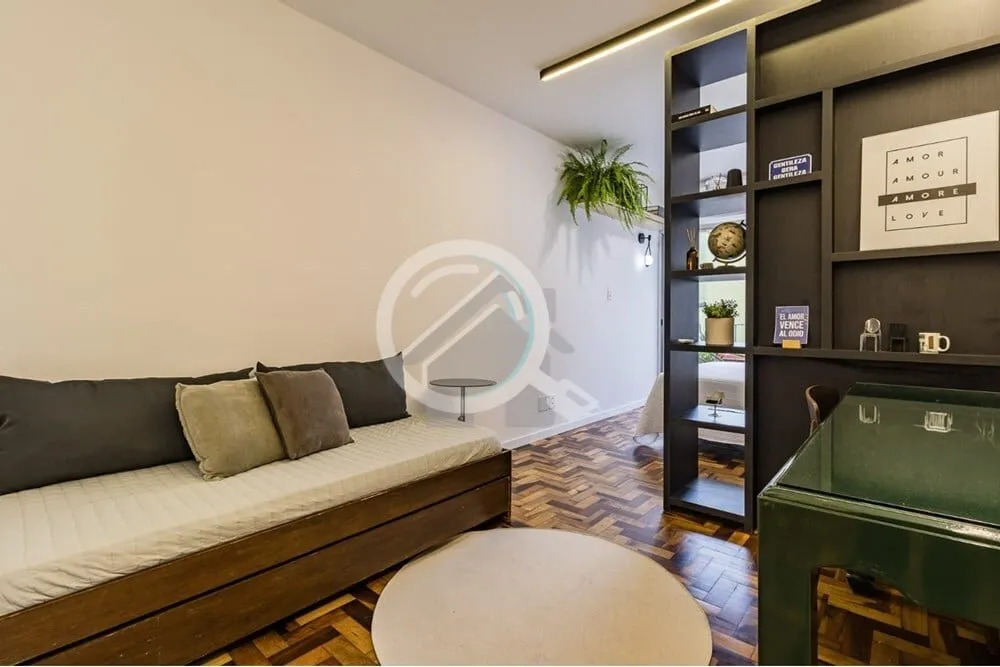Imagem Conheça este aconchegante apartamento JK à venda no coração do Centro Histórico de Porto Alegre...