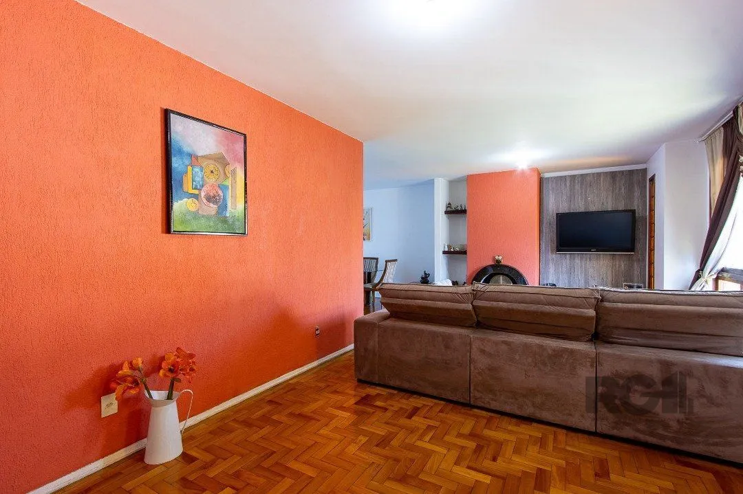 Imagem Casa térrea, com 3 dormitórios, 1 suíte, no bairro Ipanema.