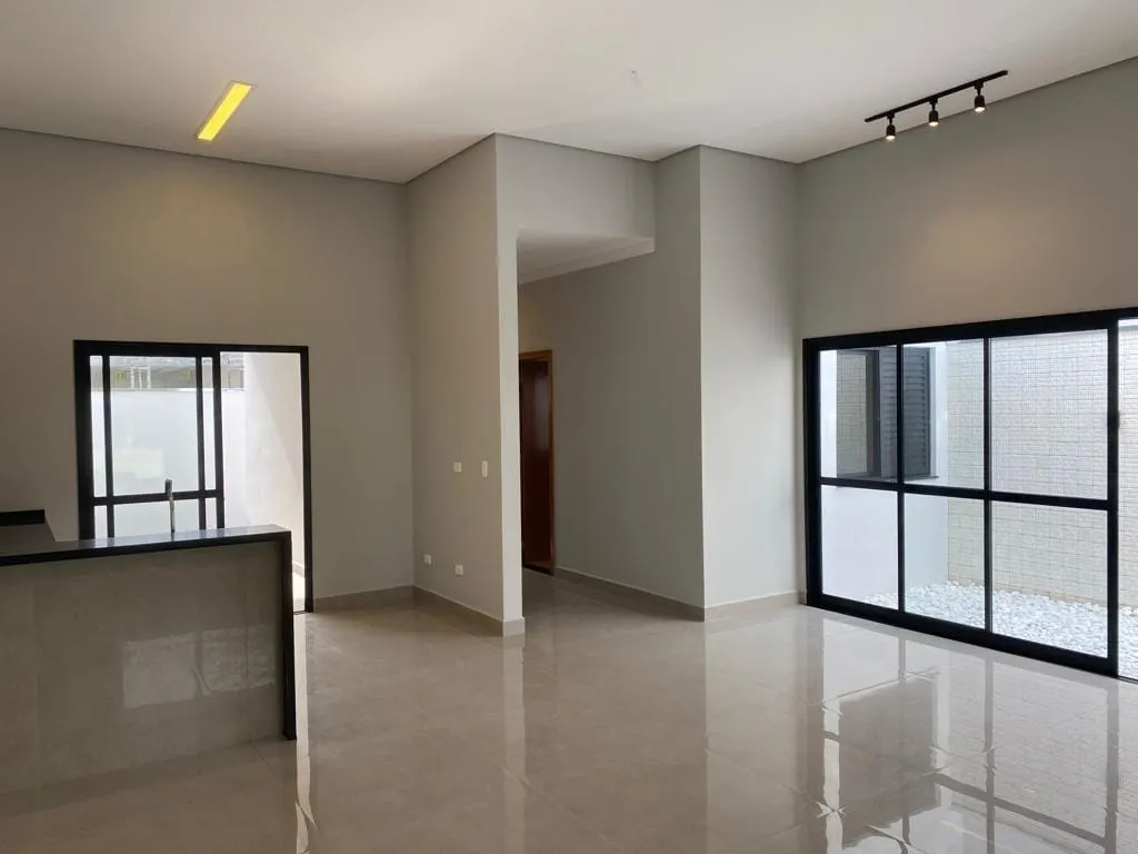 Imagem Casa à venda 3 Quartos, 1 Suite, 2 Vagas, Residencial Vila Romana, Pindamonhangaba - SP