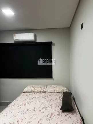 Imagem Casa à venda no Jardim Espanha, Uberaba | 2 dormitórios, suíte, piscina e varanda gourmet